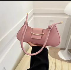 Cash trendy shoulder bag